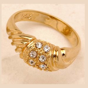 ARETES ELEGANTES CRISTAL ROJO CIERRE OMEGA - Image 5