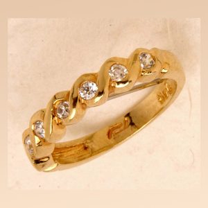 ARETES ELEGANTES CRISTAL ROJO CIERRE OMEGA - Image 4